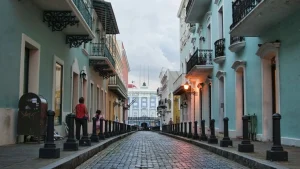 Conheça a ilha no Caribe que encanta turistas e abriga paisagens de outro mundo