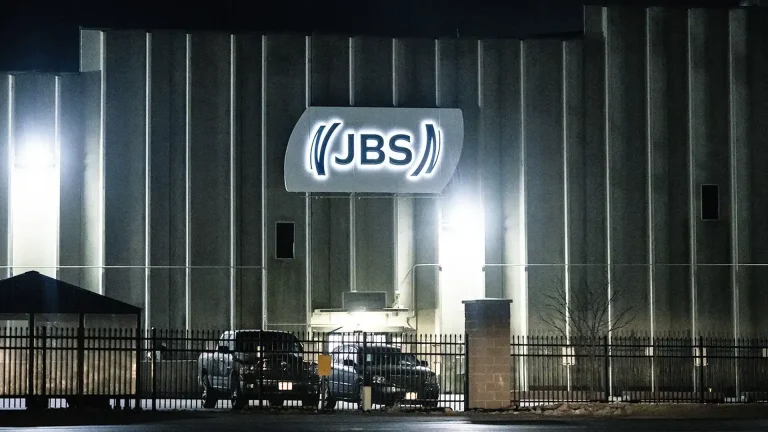 jbs ter a es listadas em nova york ap s vota o apertada entre minorit rios 80597671