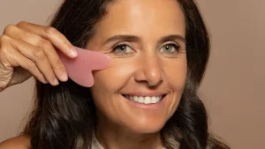 Mulheres com mais de 45 descobrem truques caseiros que reduz rugas rapidamente