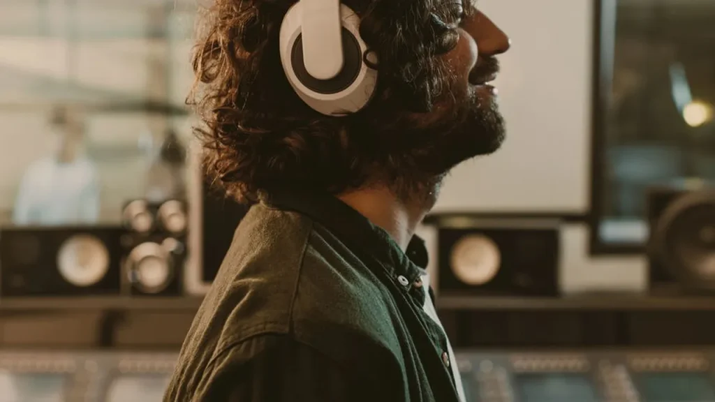 Por que sentimos nostalgia ao ouvir certas músicas? por que sentimos nostalgia ao ouvir certas m sicas 895c67d9