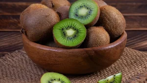 Saiba como escolher mudas de kiwi perfeitas para plantar em casa