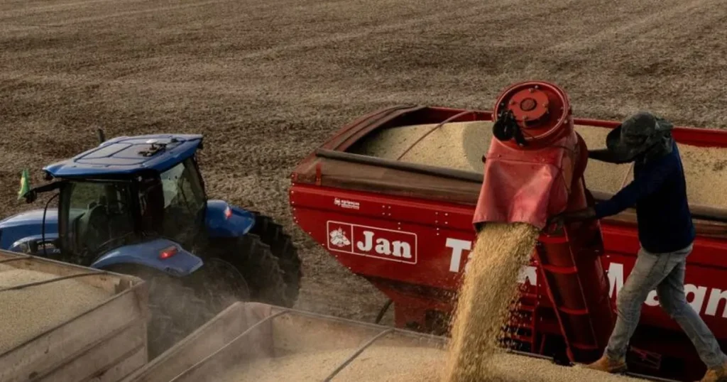 Soja: até US$ 12 bi em exportações dos EUA para a China podem cair no colo do Brasil soja at us 12 bi em exporta es dos eua para a china podem cair no colo do brasil 088a7b06