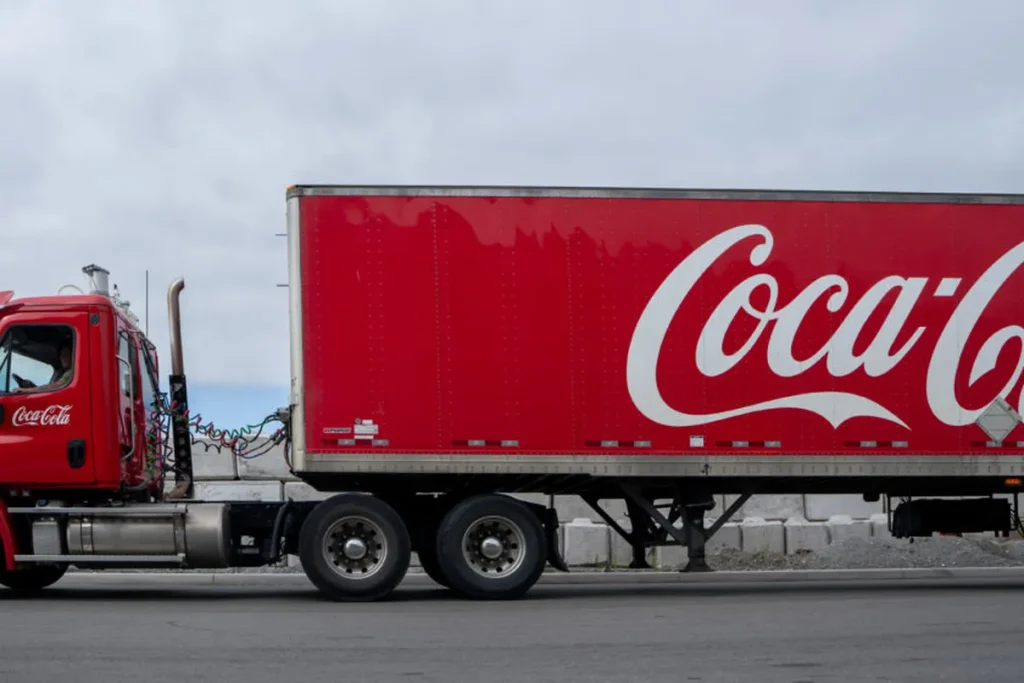 Coca-Cola vai lançar uma versão com açúcar de cana nos EUA coca cola vai lan ar uma vers o com a car de cana nos eua d2de7da6
