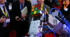 Dona do Cubo Mágico perde batalha de marca registrada para rival