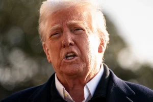 Trump impõe tarifa de 50% contra o Brasil e cita Bolsonaro