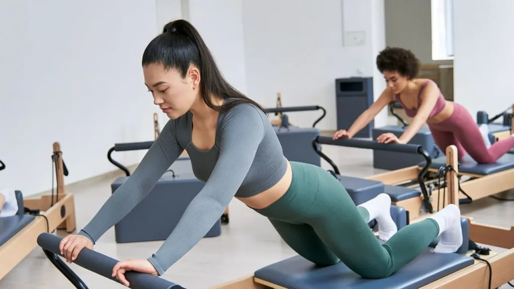 yoga ou pilates saiba qual pr tica entrega mais benef cios ao corpo e mente c7a90258