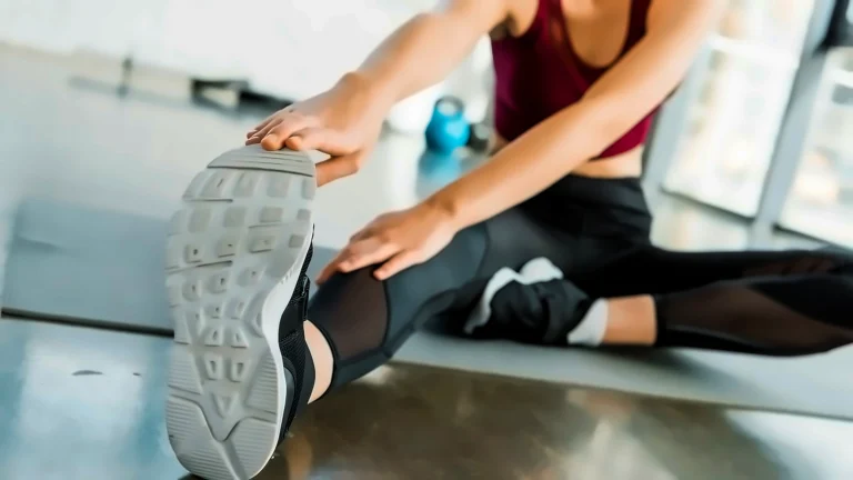 4 exercícios rápidos para fortalecer o corpo inteiro em apenas 5 minutos