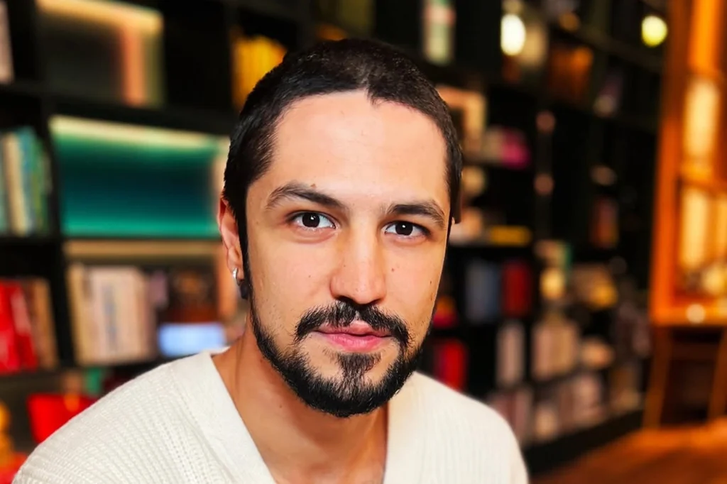 Ator de O Agente Secreto, Gabriel Leone revela nova profissão Ator de O Agente Secreto, Gabriel Leone revela nova profissão