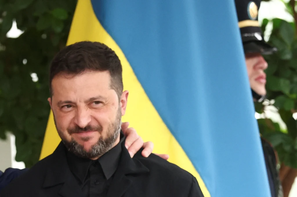 Oficiais de EUA e Ucrânia se reúnem na Flórida para discutir plano de paz Oficiais de EUA e Ucrânia se reúnem na Flórida para discutir plano de paz