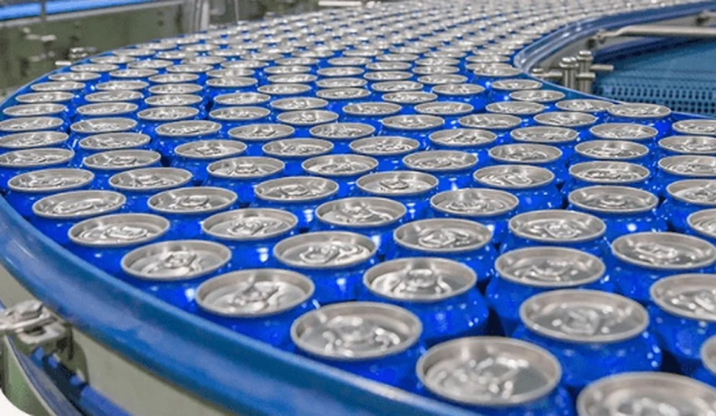 Ambev (ABEV3) paga R$ 7,3 bi em dividendos e decepciona, mas ação fecha estável