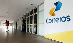 Correios vetam vale-natal de R$ 2,5 mil enquanto aguardam decisão da Fazenda