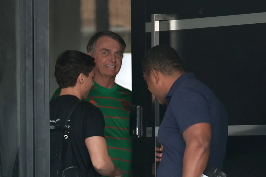 Bolsonaro enfrenta a operação de Natal sob investigação