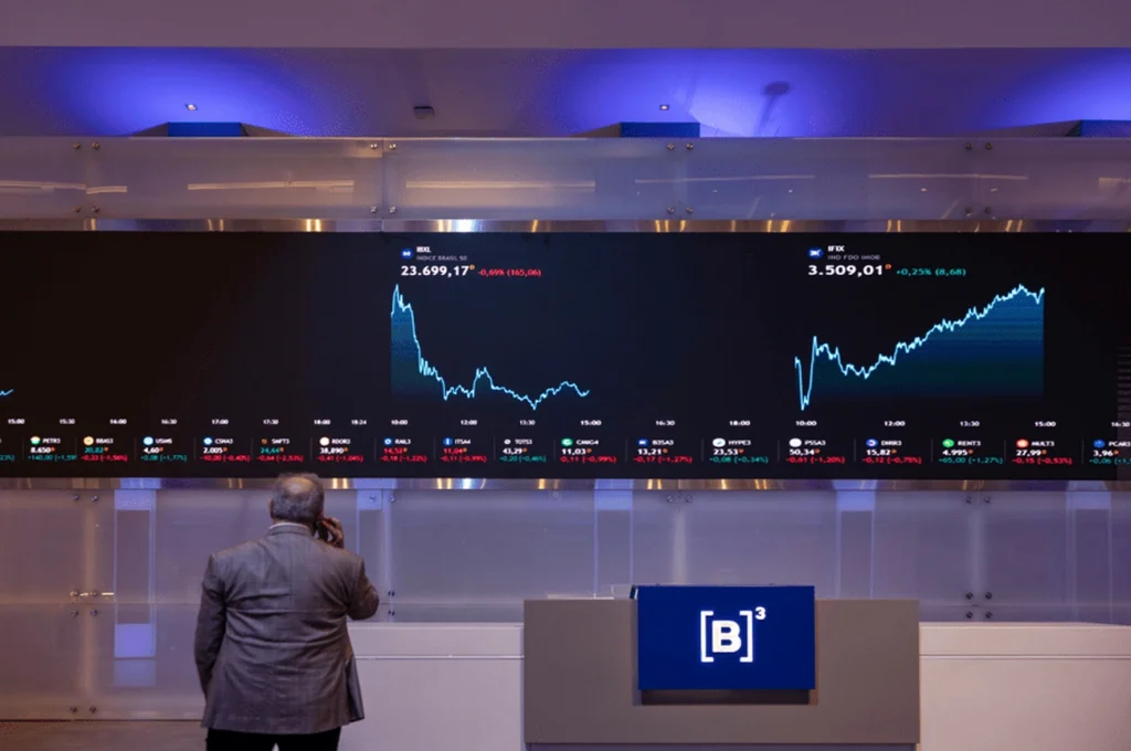 Ibovespa renova máxima e encosta em 162 mil pontos com impulso de Vale e Fed no radar