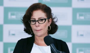 Pedido de vista adia votação de parecer sobre mandato de Zambelli