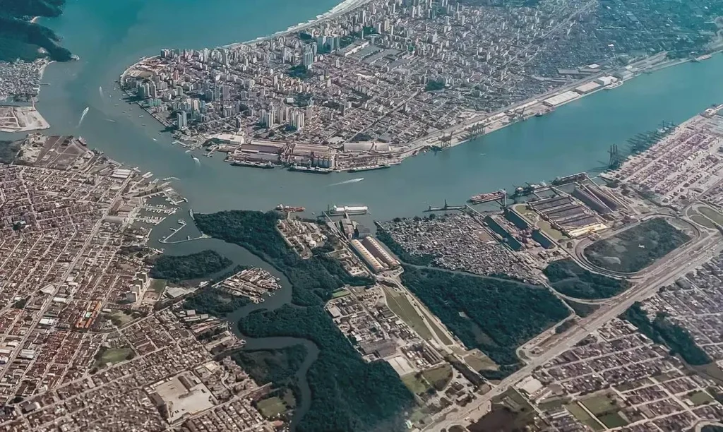 TCU decide por leilão restrito de futuro terminal de contêineres do Porto de Santos TCU decide por leilão restrito de futuro terminal de contêineres do Porto de Santos