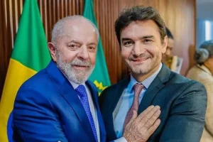 União Brasil expulsa Celso Sabino após recusa em deixar Ministério do Turismo