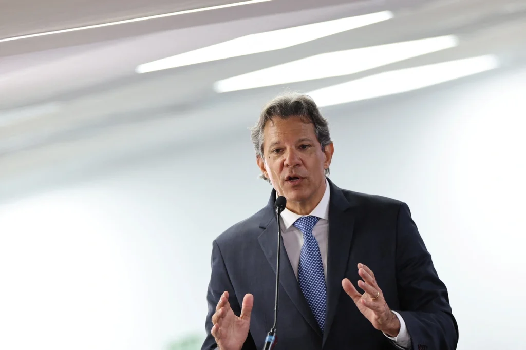 Haddad promete patamar razoável da dívida com Selic em queda hoje