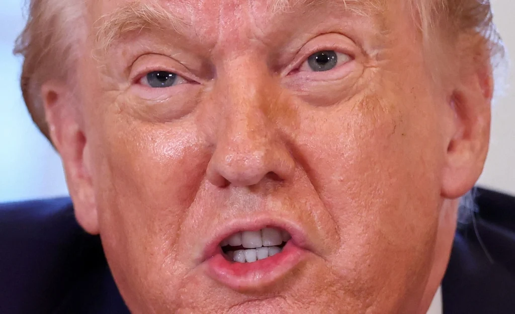 Trump anuncia tarifas para oito países europeus por causa da disputa da Groenlândia