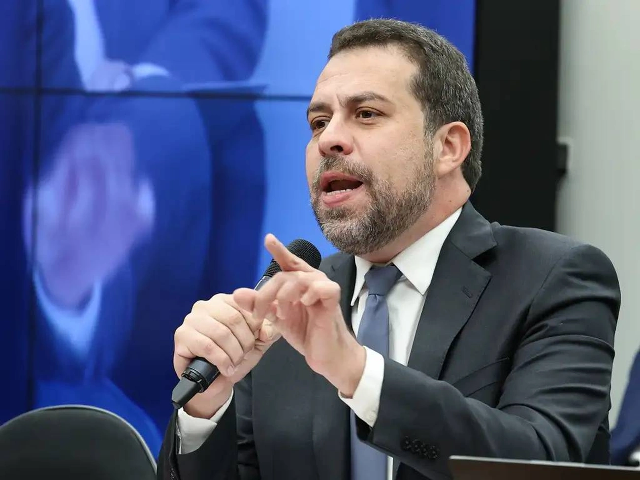 Governo multa iFood e Keeta hoje por falta de transparência com motoristas