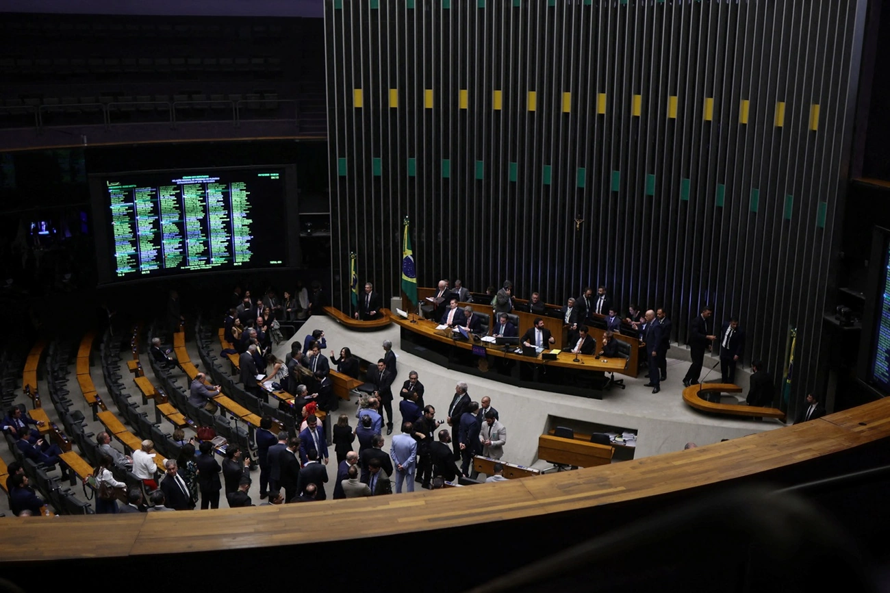 Câmara mantém a PEC de imunidade tributária de igrejas em votação