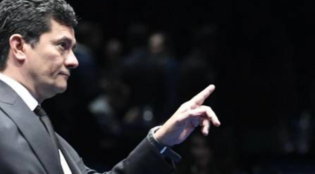 Sergio Moro reage fortemente a Gleisi: o que significa para o futuro do Paraná