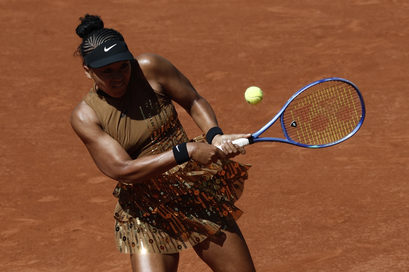 Naomi Osaka revoluciona Roland Garros com alta-costura Nike e estilo inovador